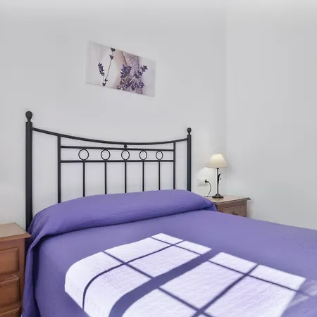 Dona Alba 2 Apartment