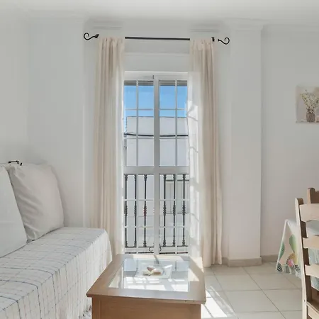 Dona Alba 2 Apartment